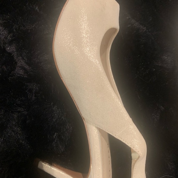 Size 6 - off-white shimmery
Cole Haan heels - Picture 9 of 12